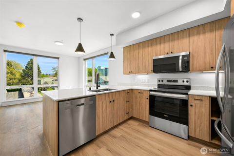 Photo of 820 N State Street #520, Bellingham, WA 98225 (MLS # 2488785)