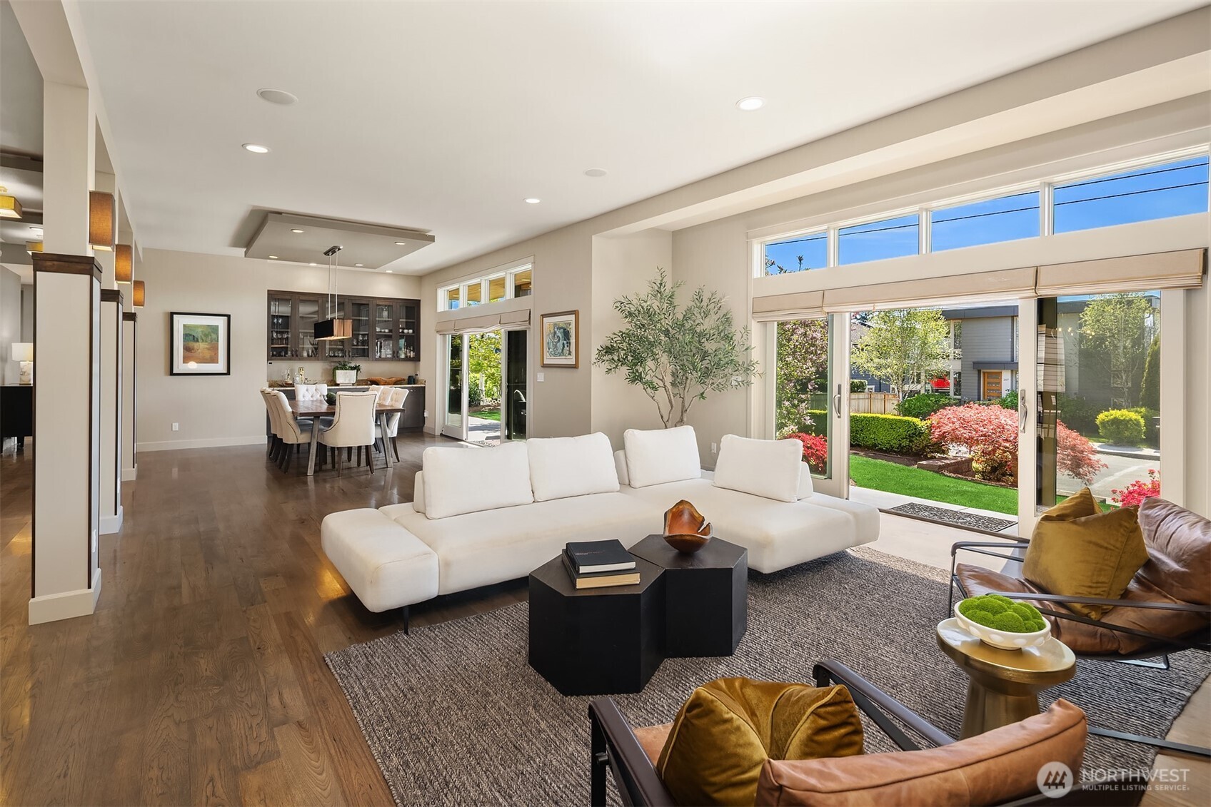 212 5th Avenue W