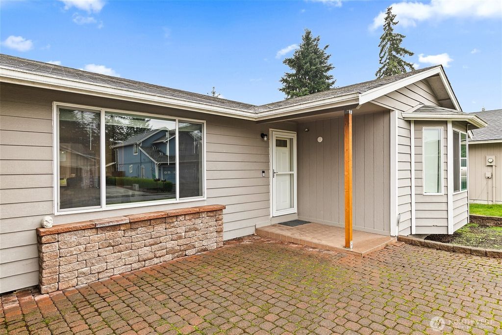 Photo of 13713 2nd Avenue Ct E, Tacoma, WA 98445 (MLS # 2462769)