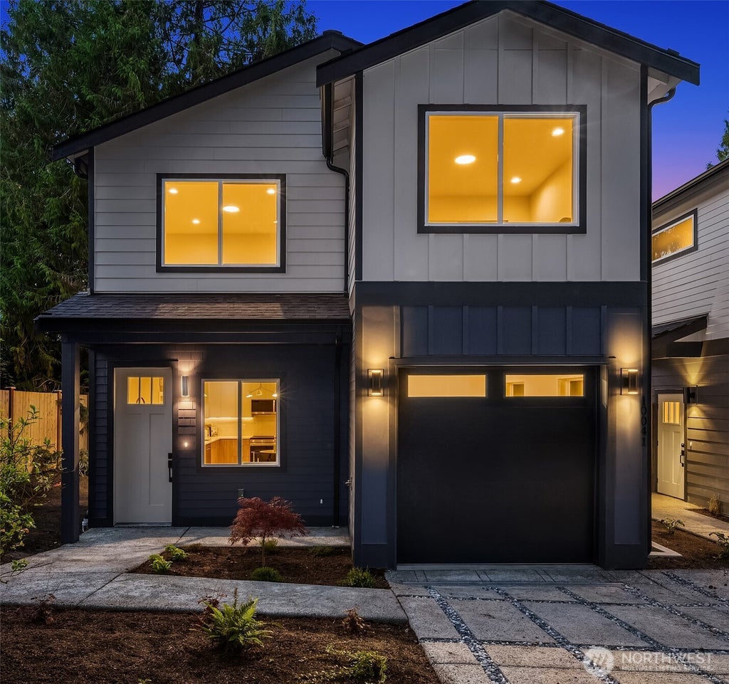 Photo of 10041 38th Avenue NE, Seattle, WA 98125 (MLS # 2587757)