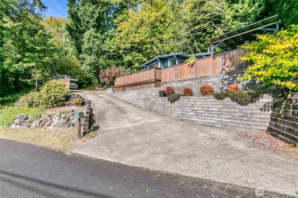 Photo of 5133 Cromwell Drive NW, Gig Harbor, WA 98335 (MLS # 2457209)