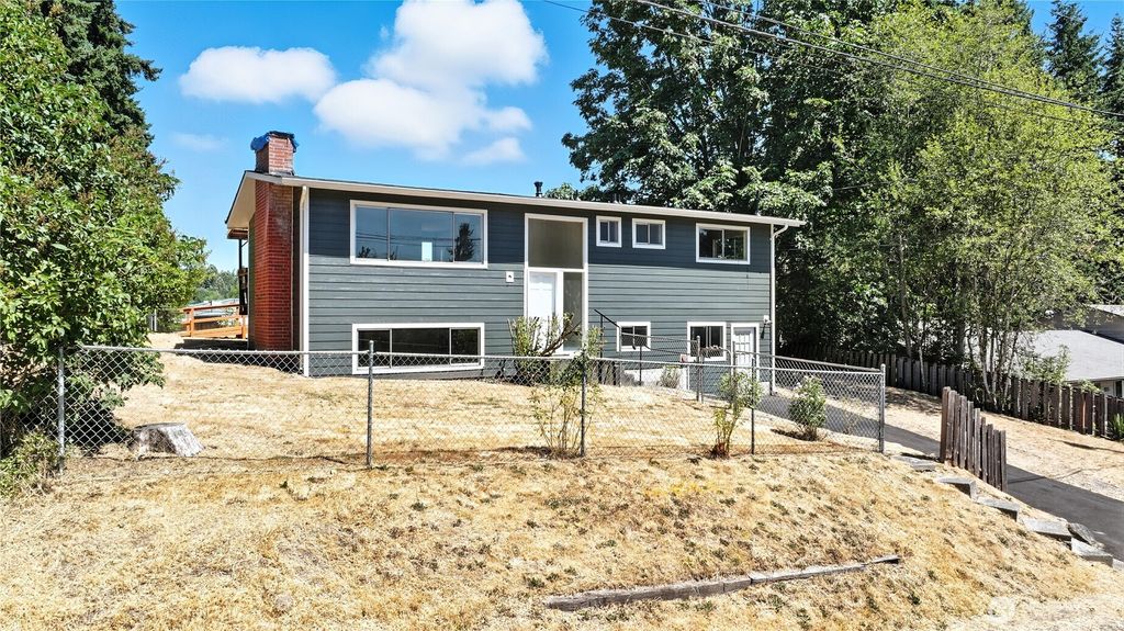 Photo of 2927 203rd Street SW, Lynnwood, WA 98036 (MLS # 2406755)
