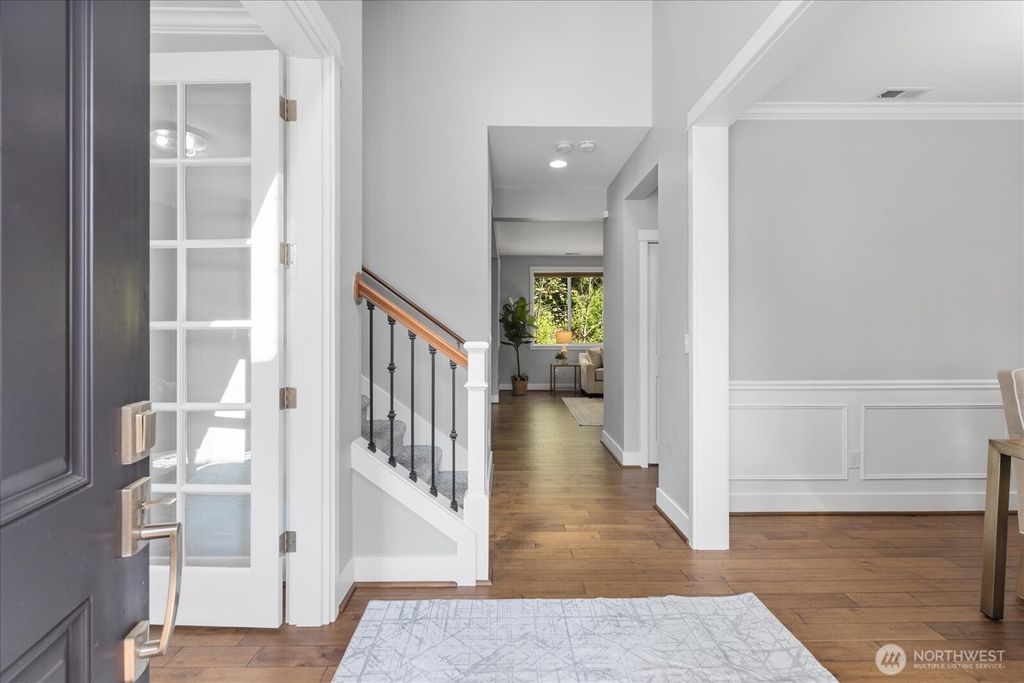 Photo of 5420 NE 197th Place, Lake Forest Park, WA 98155 (MLS # 2364945)