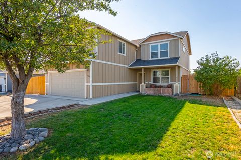 Photo of 606 N Florida Drive, Moses Lake, WA 98837 (MLS # 2434213)