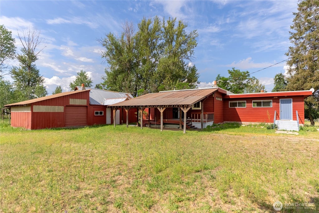Photo of 517 Lufkin Lane, Winthrop, WA 98862 (MLS # 2545943)