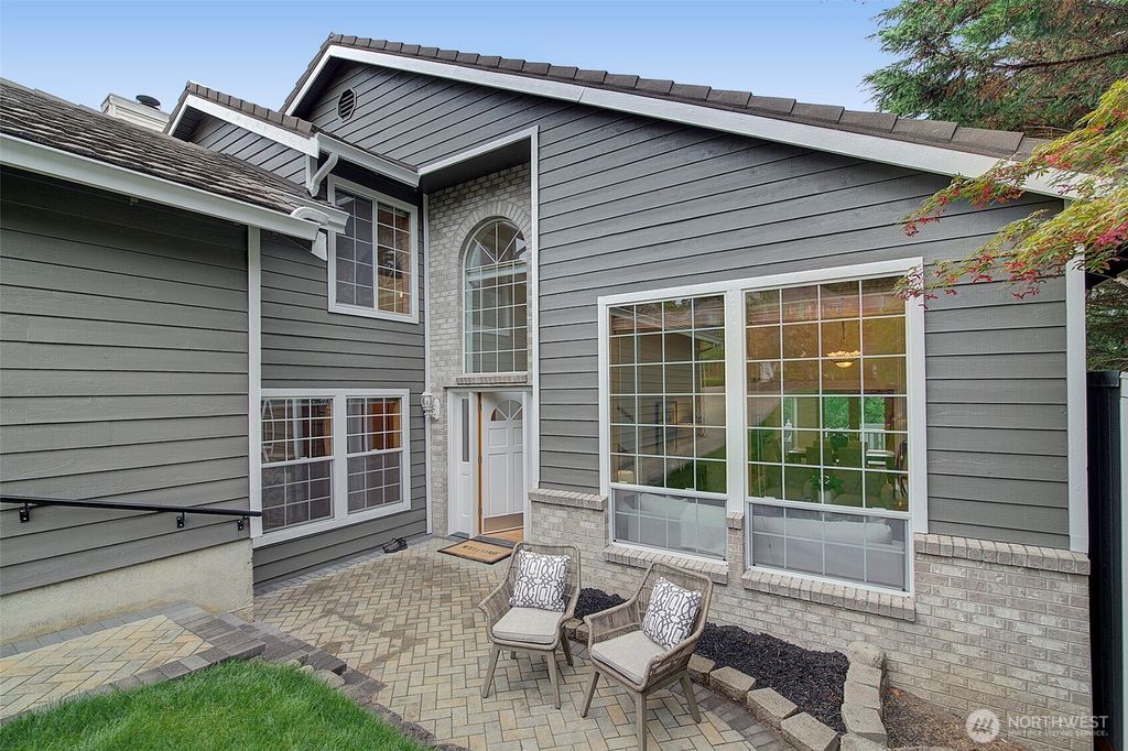 Photo of 1502 223rd Place NE, Sammamish, WA 98074 (MLS # 2418120)