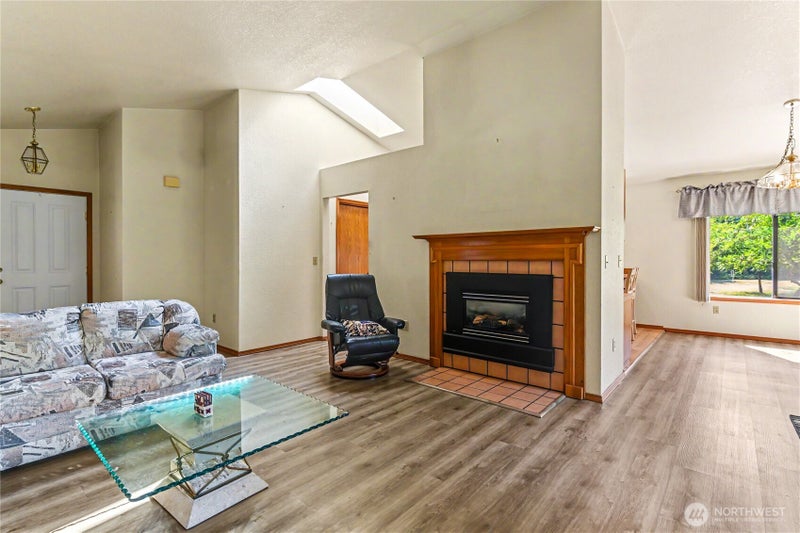 3922 14th Court NE