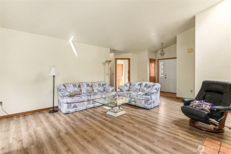 3922 14th Court NE