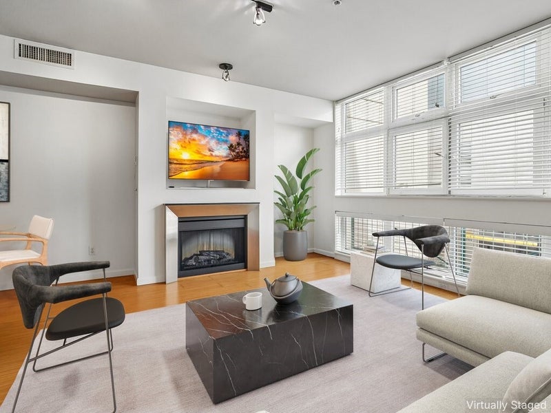 17 W Mercer Street 213