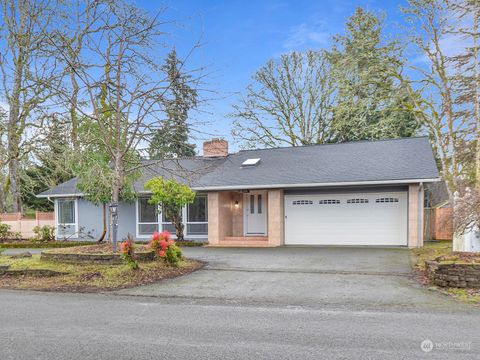 8208 Sapphire Drive SW Lakewood WA 98498