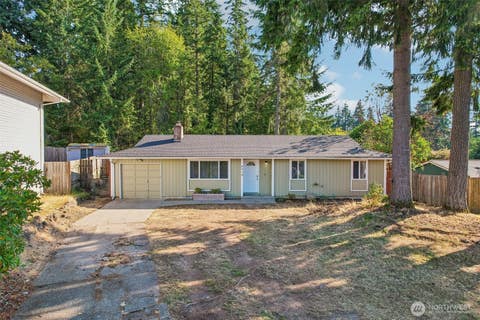 Photo of 3418 SE Azalea Avenue, Port Orchard, WA 98366 (MLS # 2571282)