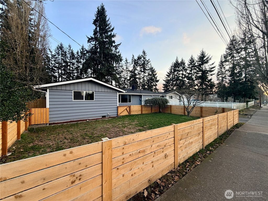 Photo of 3711 Grandview Drive W, University Place, WA 98465 (MLS # 2470498)