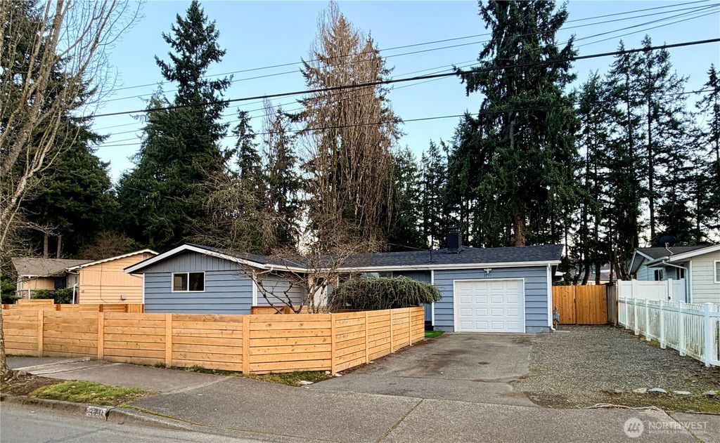 Photo of 3711 Grandview Drive W, University Place, WA 98465 (MLS # 2470498)