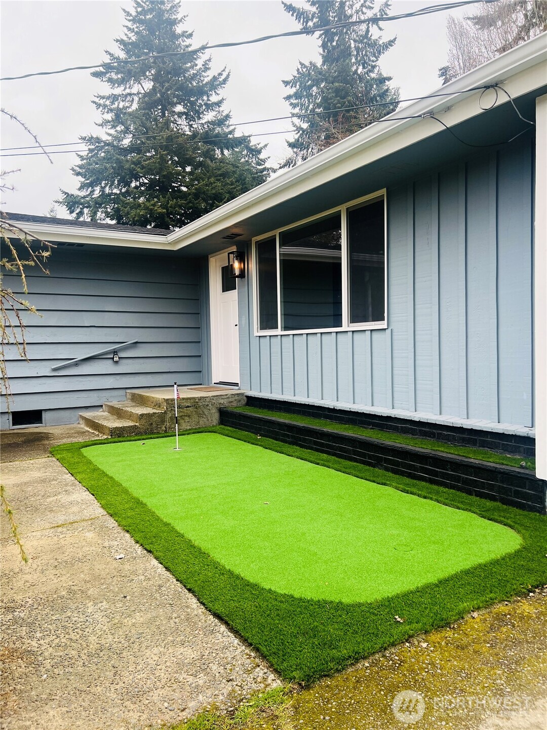 3711 Grandview Drive W