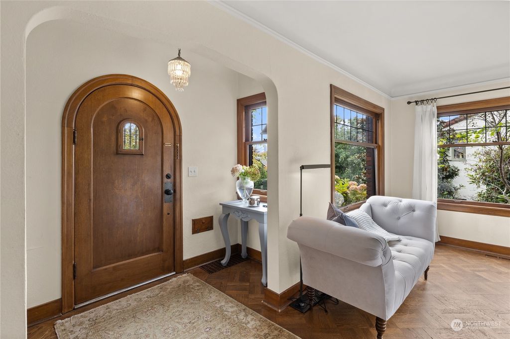 Photo of 1009 5th Avenue W, Seattle, WA 98119 (MLS # 2158341)