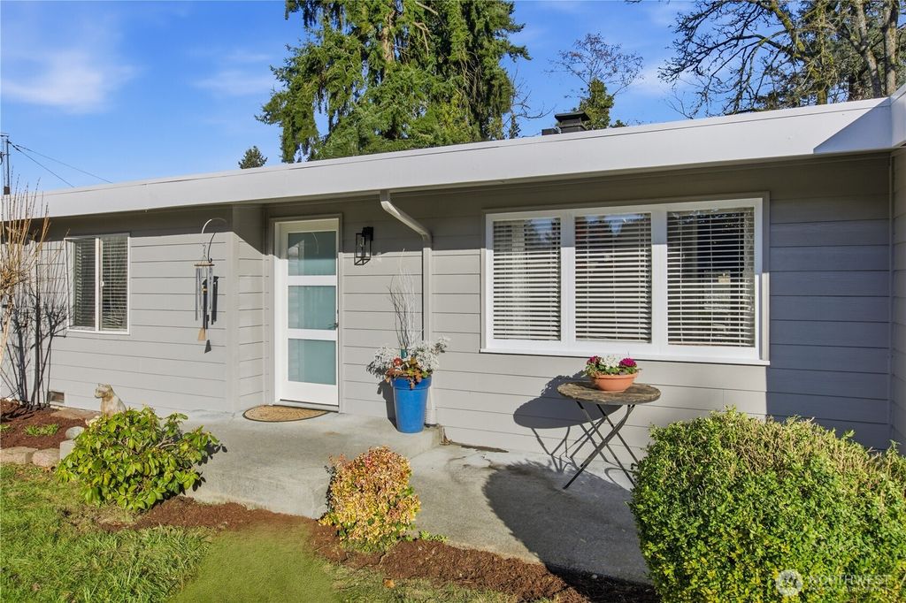 Photo of 31430 52nd Avenue S, Auburn, WA 98001 (MLS # 2483903)