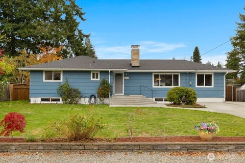 Photo of 2122 Cascade Place W, University Place, WA 98466 (MLS # 2451033)