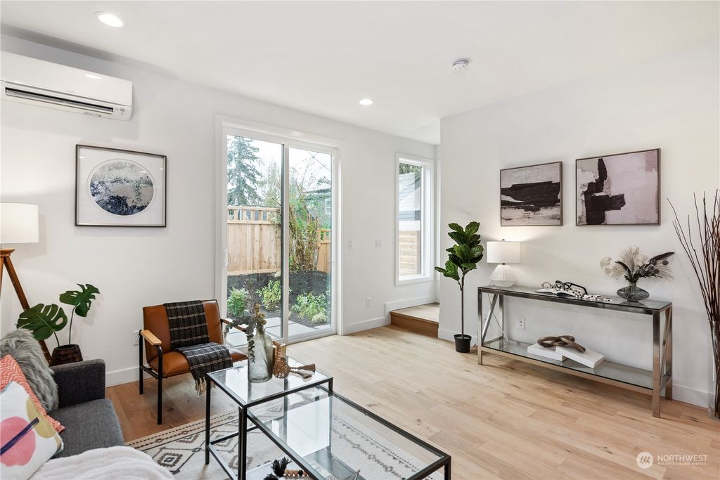 Photo of 6258 Vassar Avenue NE, Seattle, WA 98115 (MLS # 2012933)