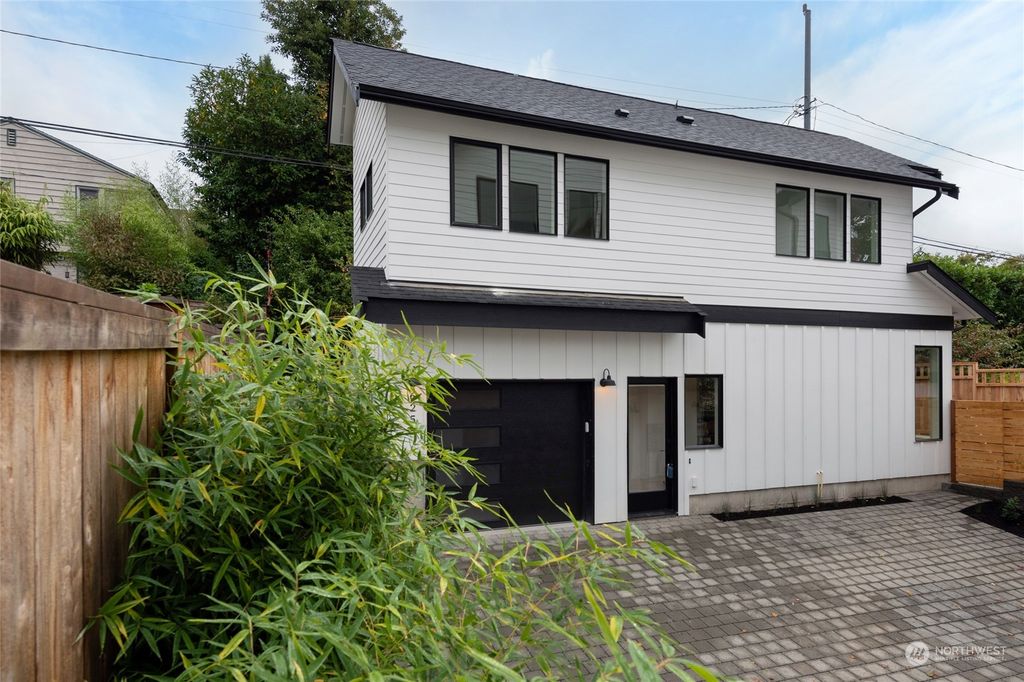 Photo of 6258 Vassar Avenue NE, Seattle, WA 98115 (MLS # 2012933)