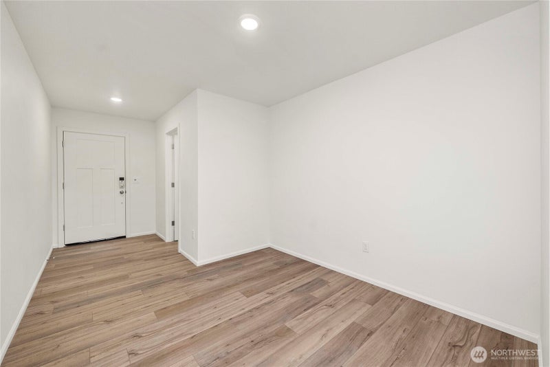 9921 Ferns Loop SE