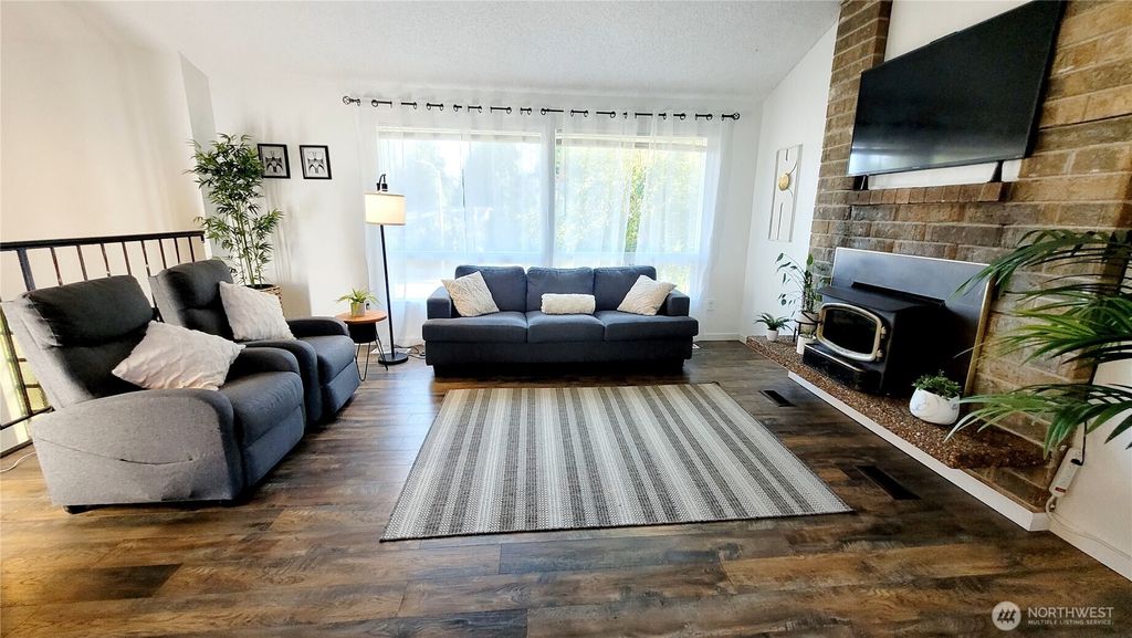 Photo of 2729 112th Place SE, Everett, WA 98208 (MLS # 2378849)