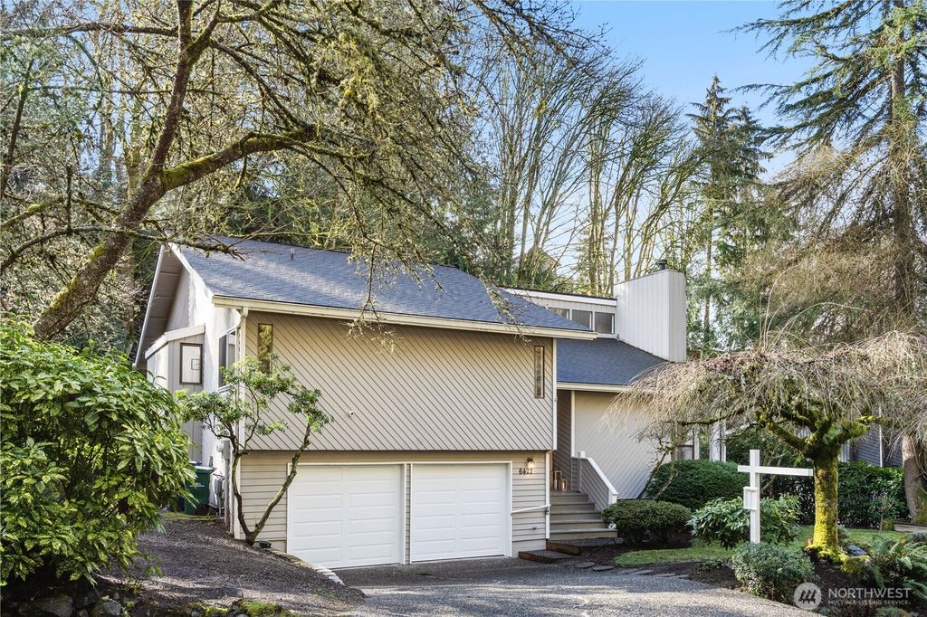 Photo of 6427 NE 135th Pl Pl, Kirkland, WA 98034 (MLS # 2333607)