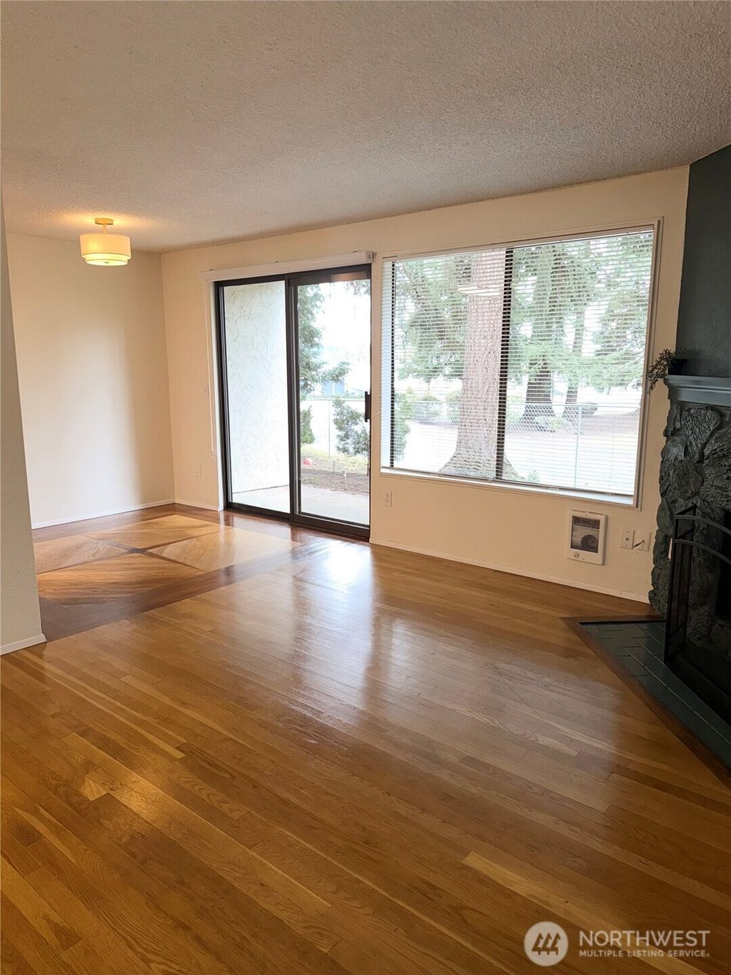 Photo of 12510 NE 117th Place #B3, Kirkland, WA 98034 (MLS # 2540251)