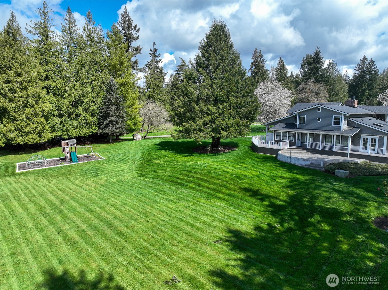 Stanwood, Washington, 98274, United States, 10 Bedrooms Bedrooms, ,7 BathroomsBathrooms,Residential,Active,2037568