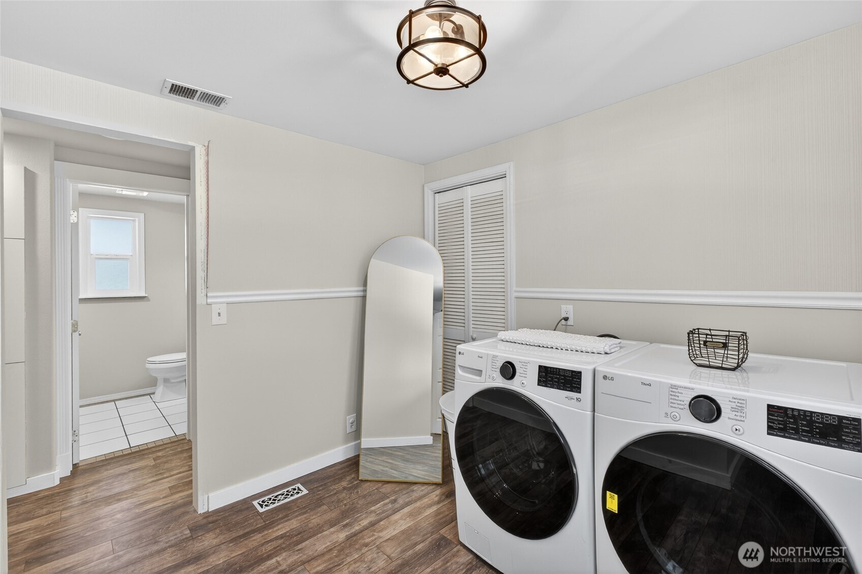 Stanwood, Washington, 98274, United States, 10 Bedrooms Bedrooms, ,7 BathroomsBathrooms,Residential,Active,2037568