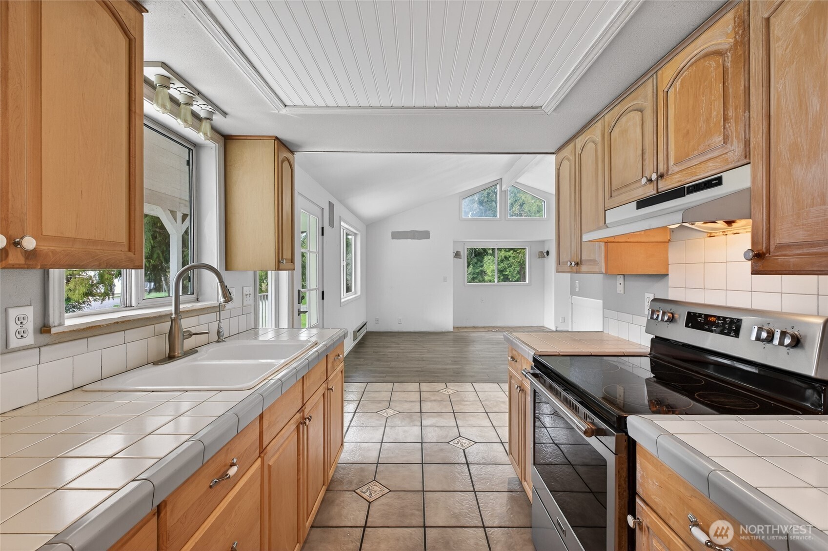 Stanwood, Washington, 98274, United States, 10 Bedrooms Bedrooms, ,7 BathroomsBathrooms,Residential,Active,2037568
