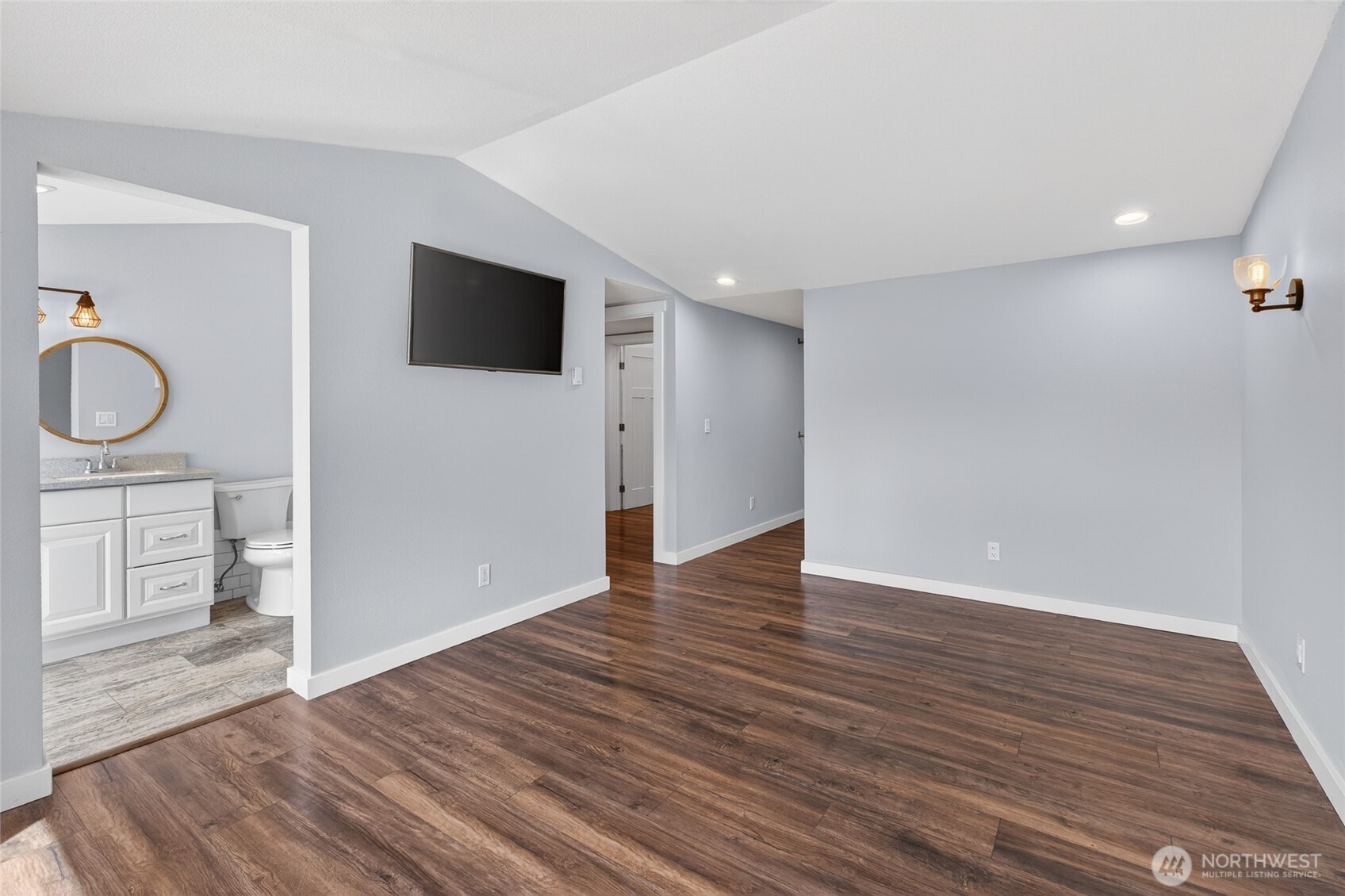 Stanwood, Washington, 98274, United States, 10 Bedrooms Bedrooms, ,7 BathroomsBathrooms,Residential,Active,2037568