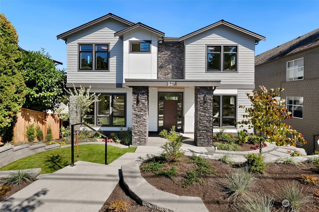 Photo of 3218 35th Avenue W, Seattle, WA 98199 (MLS # 2323748)