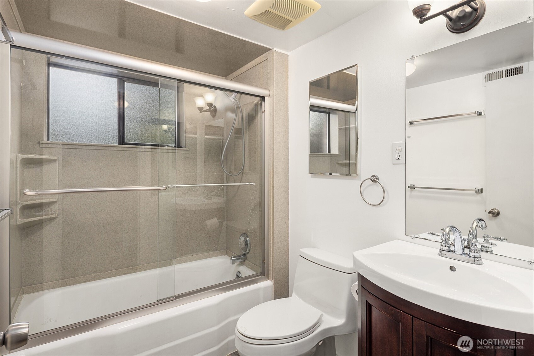 Seattle, Washington, 98125, United States, 7 Bedrooms Bedrooms, ,3 BathroomsBathrooms,Residential,Active,1999918