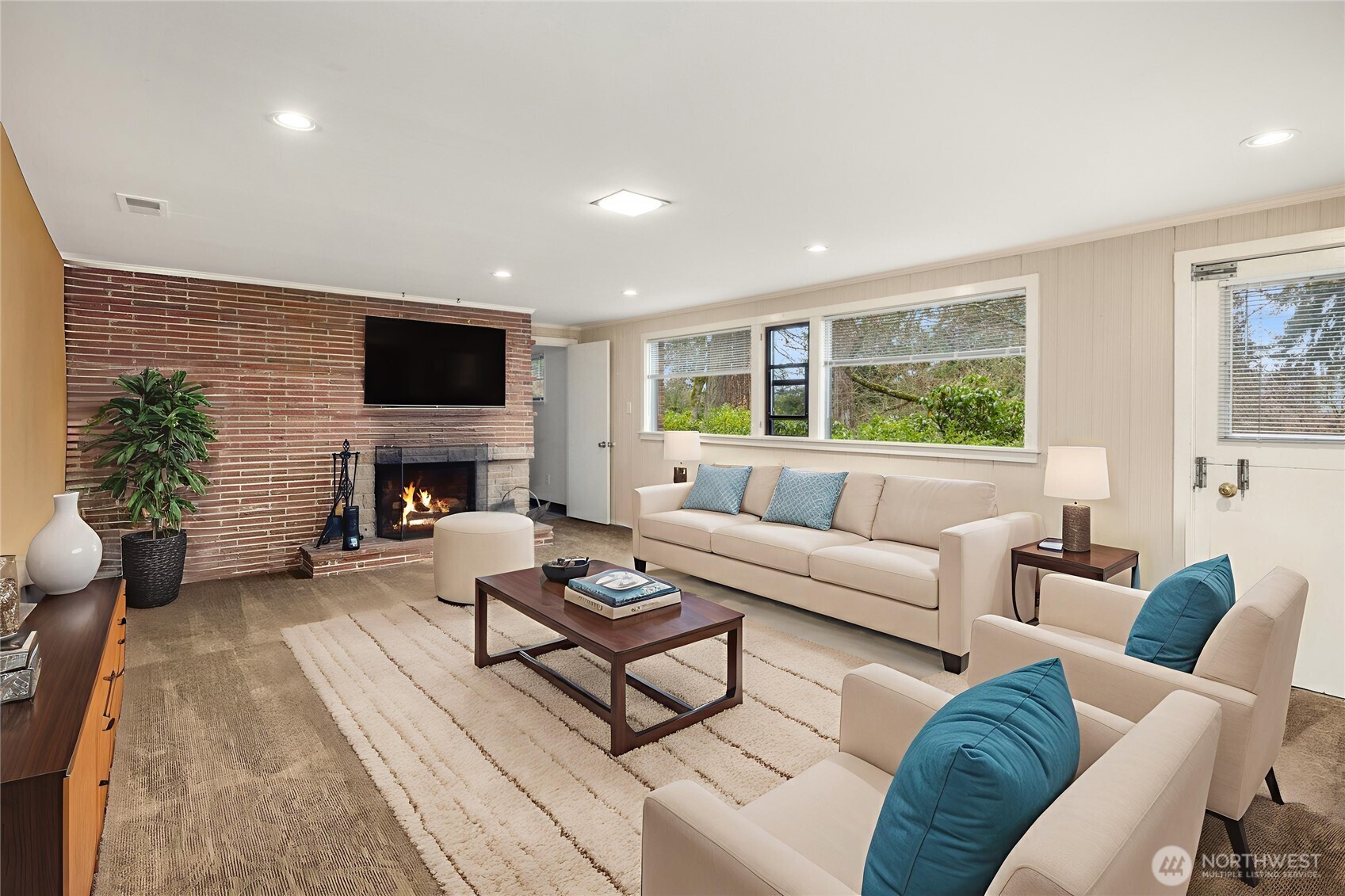 Seattle, Washington, 98125, United States, 7 Bedrooms Bedrooms, ,3 BathroomsBathrooms,Residential,Active,1999918