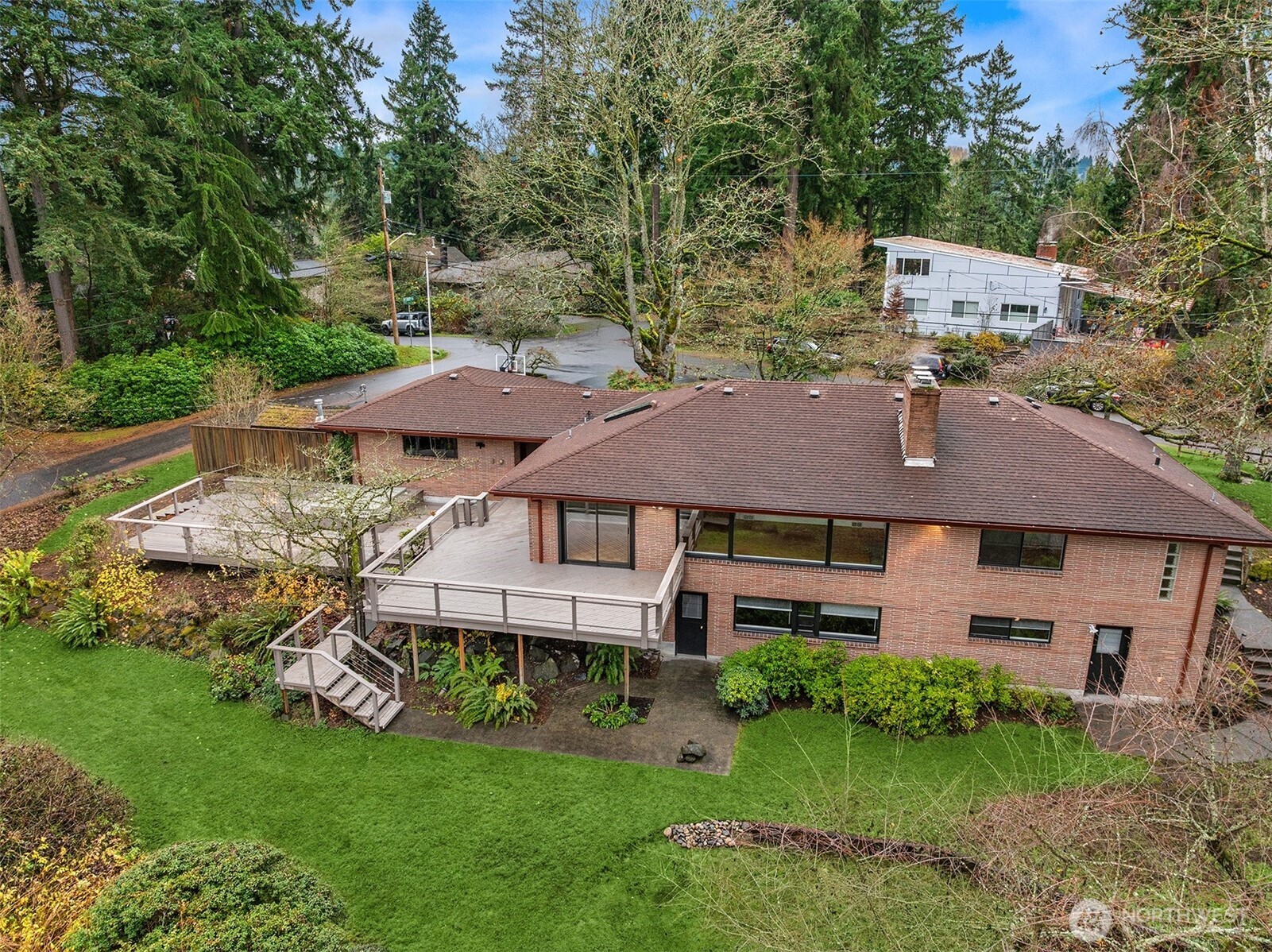Seattle, Washington, 98125, United States, 7 Bedrooms Bedrooms, ,3 BathroomsBathrooms,Residential,Active,1999918