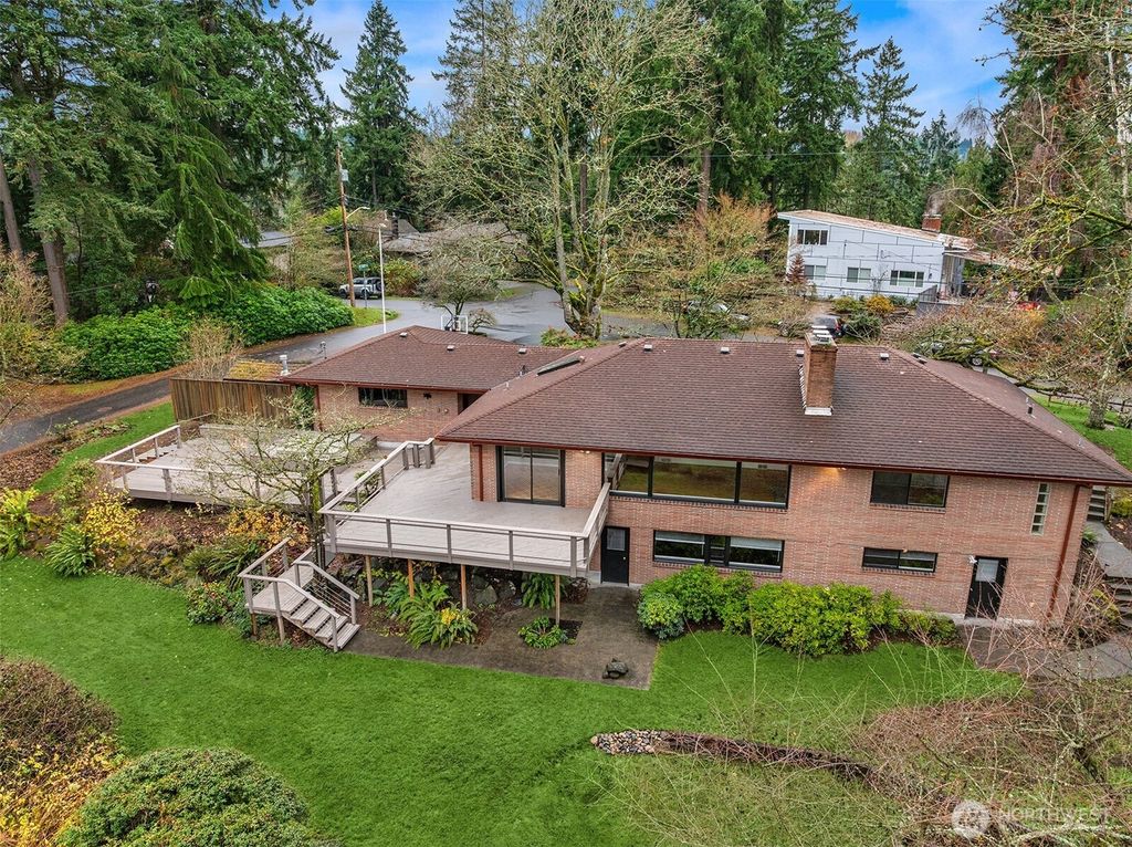 Photo of 10000 48th Avenue NE, Seattle, WA 98125 (MLS # 2458085)