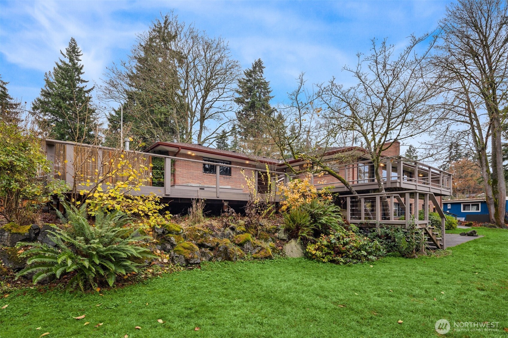 Seattle, Washington, 98125, United States, 7 Bedrooms Bedrooms, ,3 BathroomsBathrooms,Residential,Active,1999918
