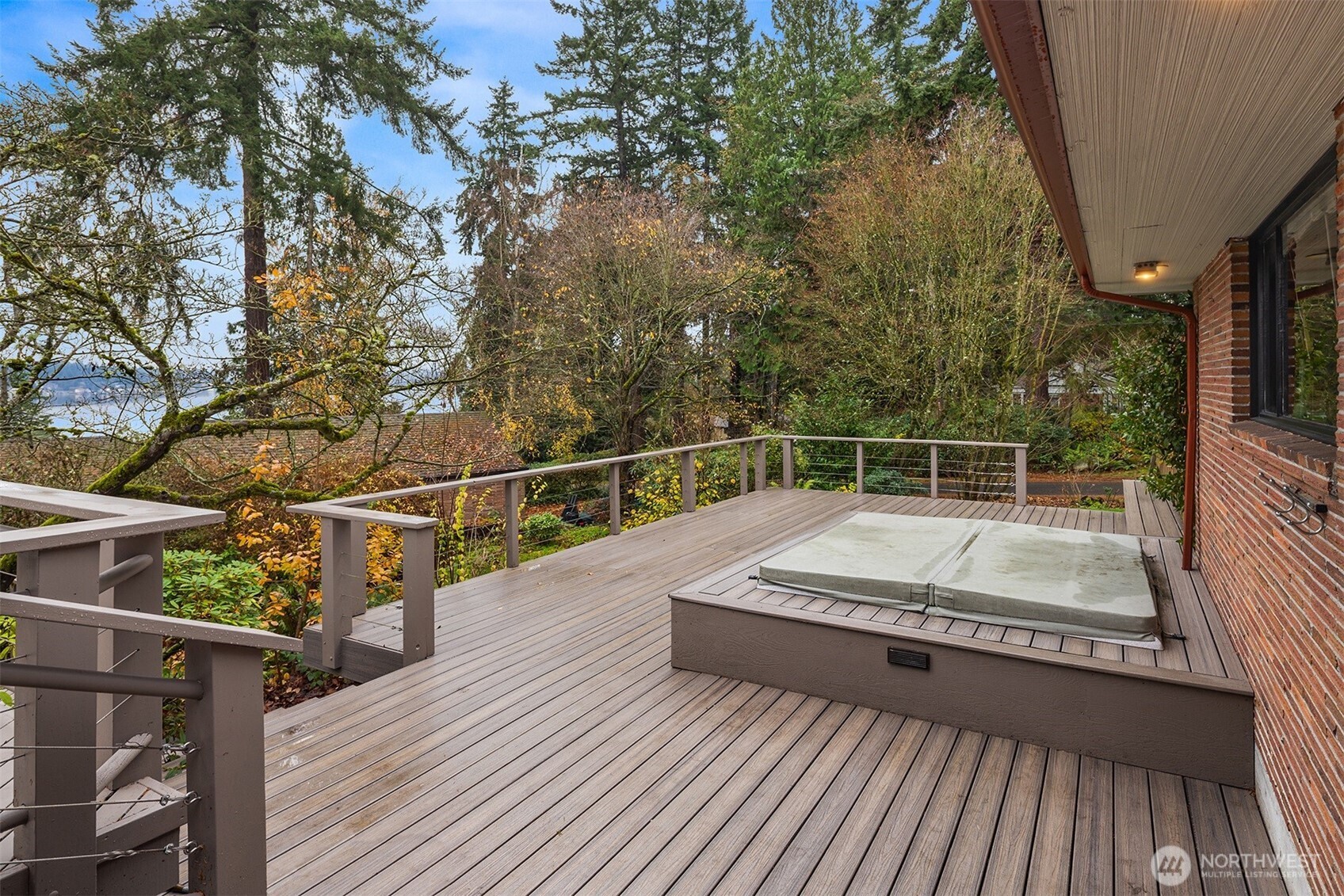 Seattle, Washington, 98125, United States, 7 Bedrooms Bedrooms, ,3 BathroomsBathrooms,Residential,Active,1999918
