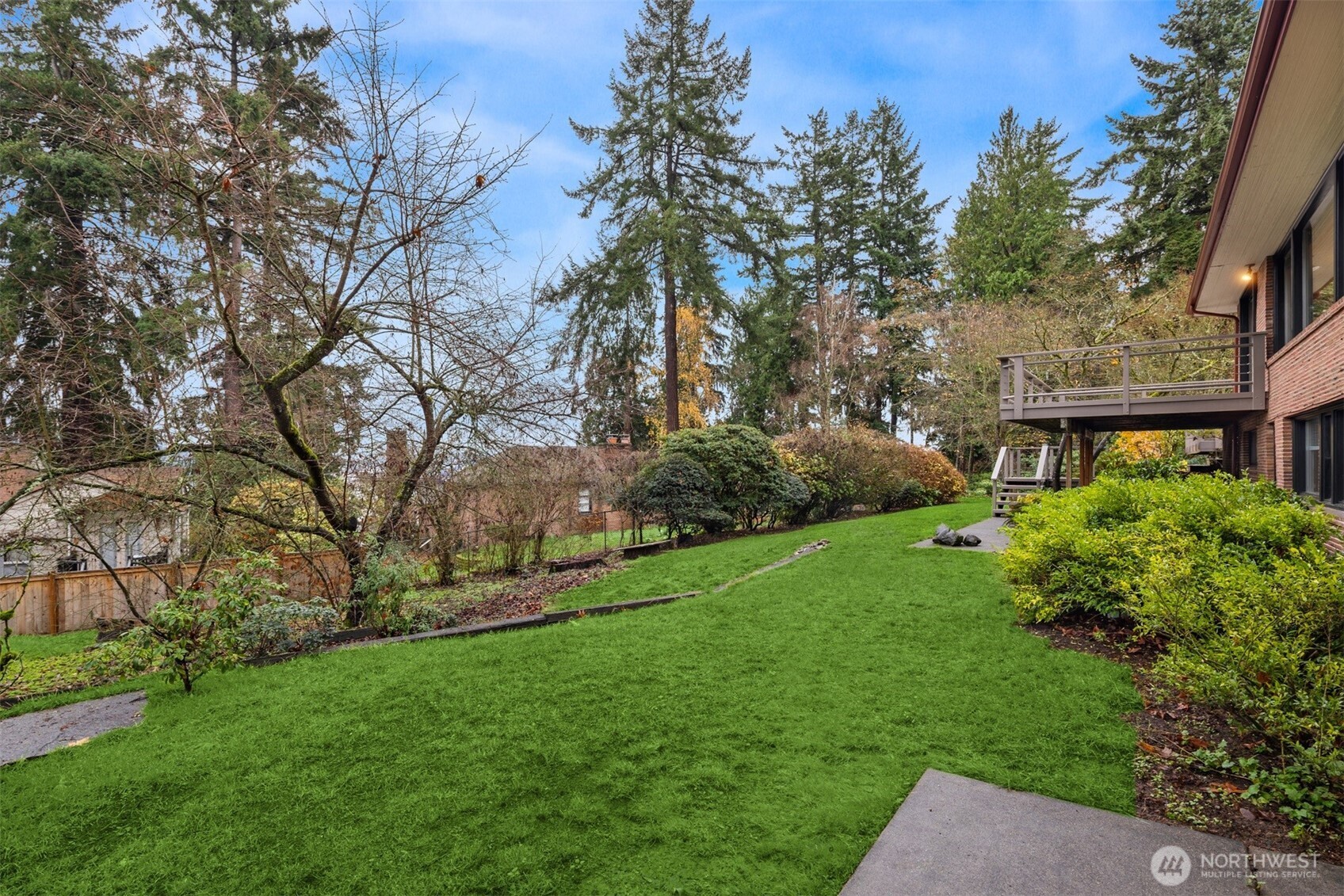Seattle, Washington, 98125, United States, 7 Bedrooms Bedrooms, ,3 BathroomsBathrooms,Residential,Active,1999918
