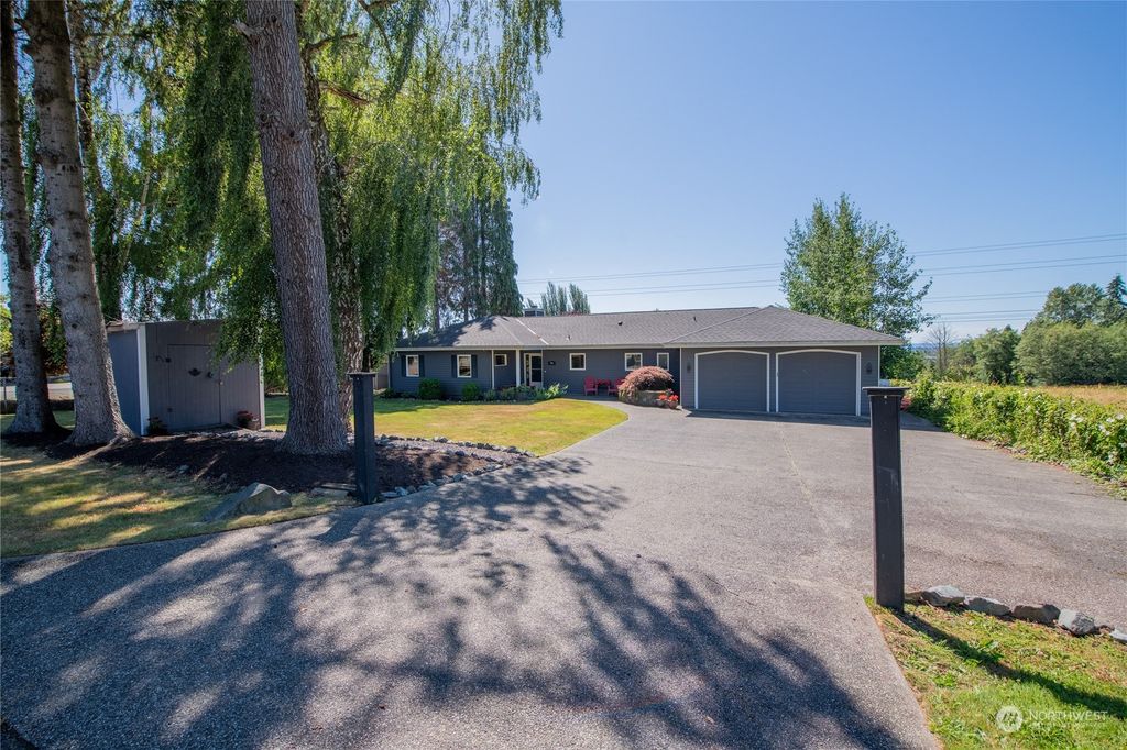 Photo of 706 82nd Avenue SE, Lake Stevens, WA 98258 (MLS # 2267987)
