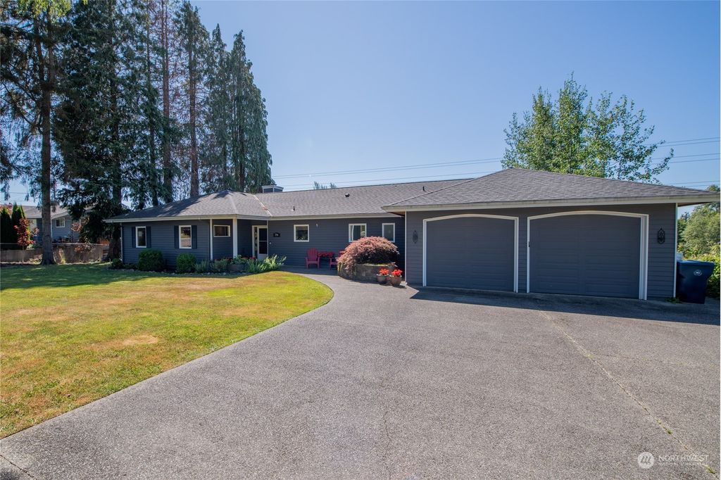 Photo of 706 82nd Avenue SE, Lake Stevens, WA 98258 (MLS # 2267987)