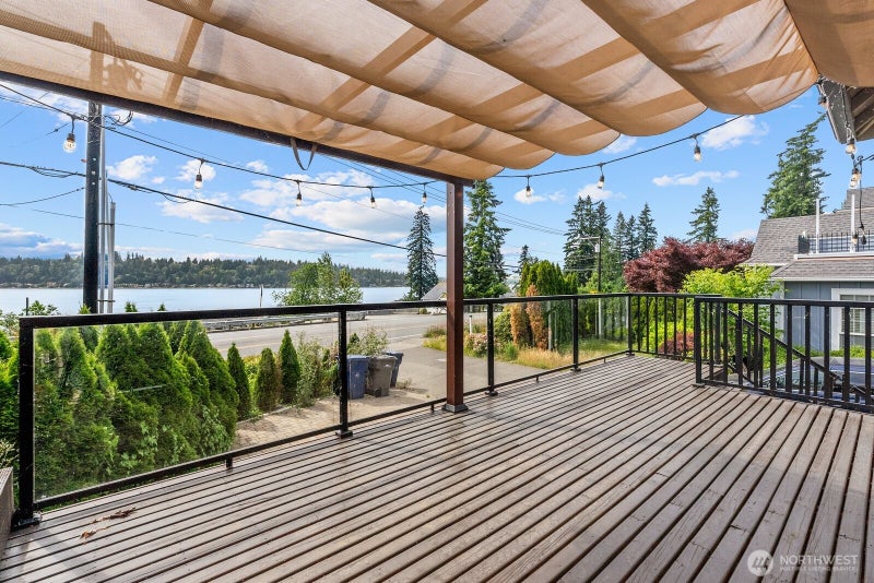 1542 E Sammamish Parkway NE