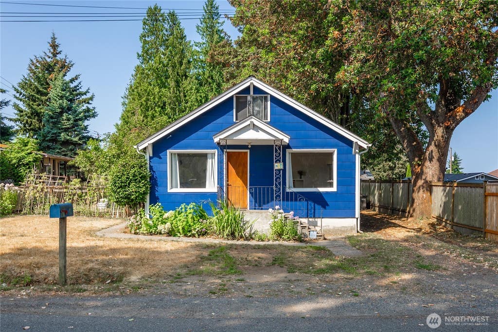 Photo of 10251 3rd Avenue SW, Seattle, WA 98146 (MLS # 2548648)