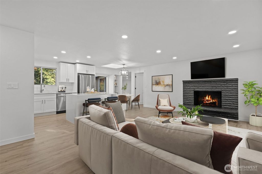 Photo of 21316 188th Avenue SE, Renton, WA 98058 (MLS # 2468212)