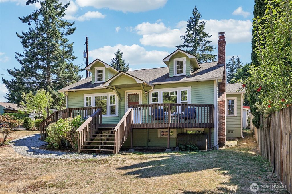 Photo of 705 SW 158th St St, Burien, WA 98166 (MLS # 2399209)