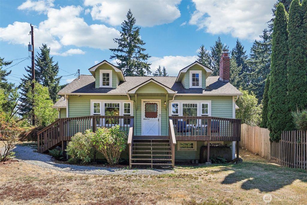 Photo of 705 SW 158th St St, Burien, WA 98166 (MLS # 2399209)