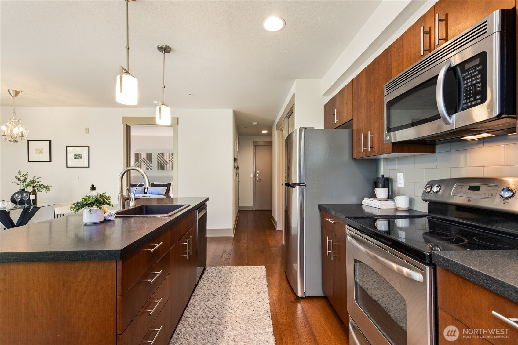 4547 8th Avenue NE 310