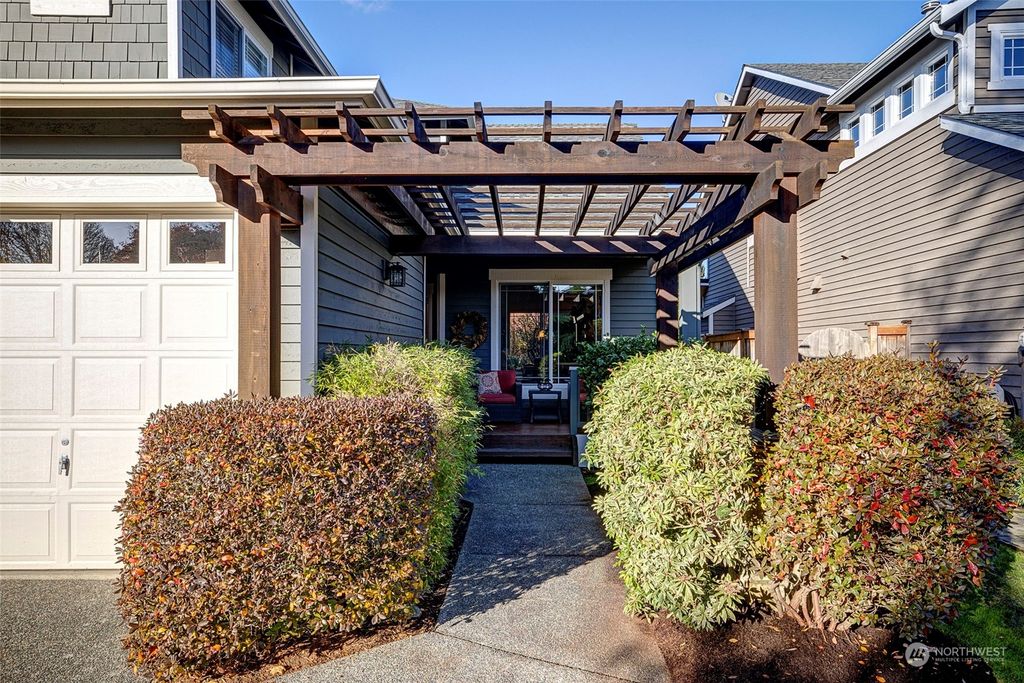Photo of 8300 NE 125th Place, Kirkland, WA 98034 (MLS # 2181882)