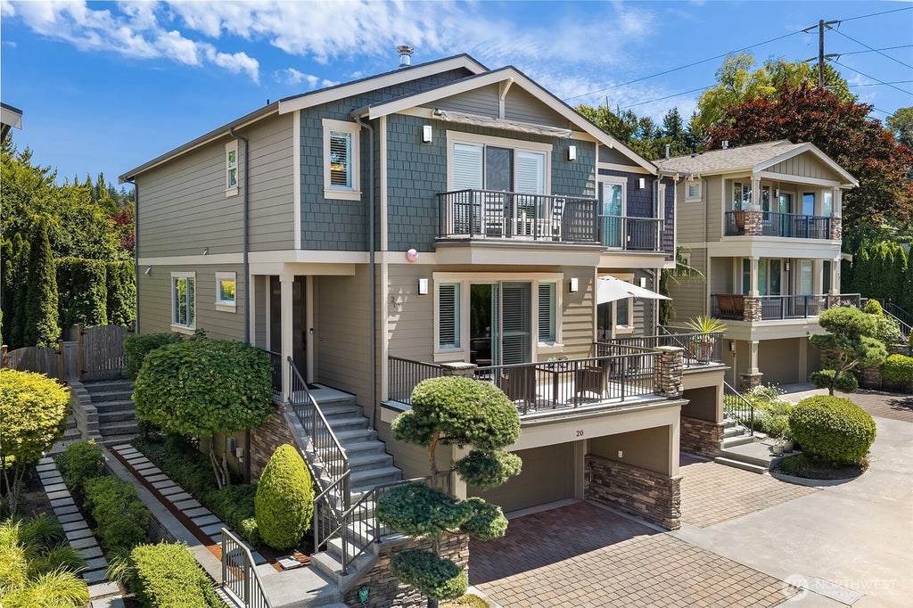 Photo of 20 6th Street, Kirkland, WA 98033 (MLS # 2577947)