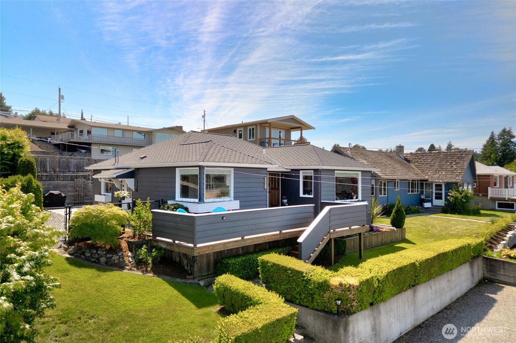 Photo of 701 37th Street, Anacortes, WA 98221 (MLS # 2530049)